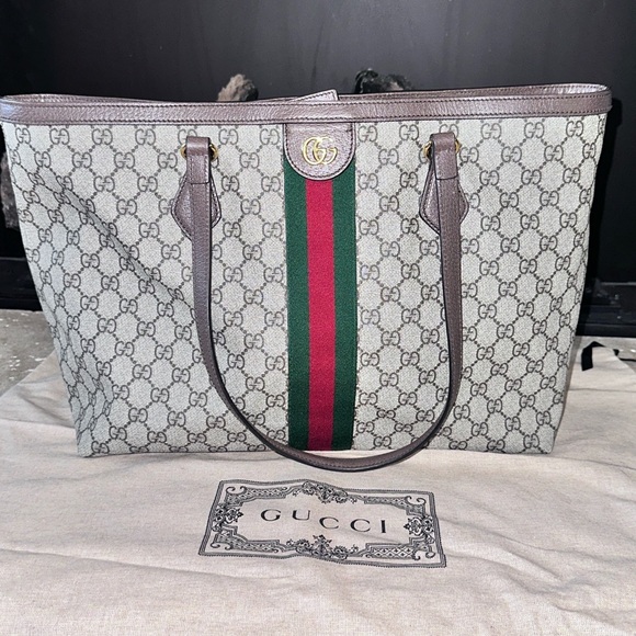 Authentic Gucci GG Supreme Monogram Medium Ophidia Shopping Tote - Picture 1 of 7